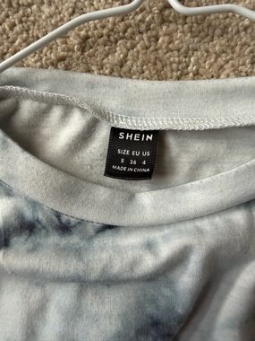 SHEIN Blue and White Tie-Dye Short Sleeve Tee